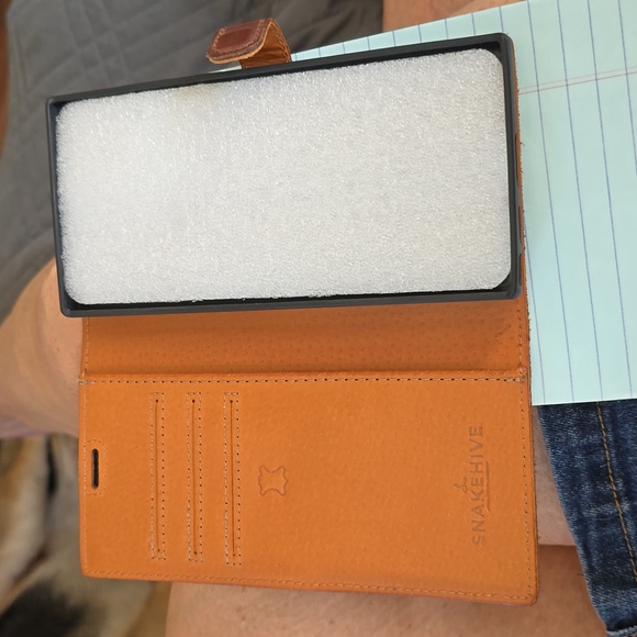 Snakehive genuine leather folio case for Samsung S21,S22,S23,S24 - Picture 2 of 3